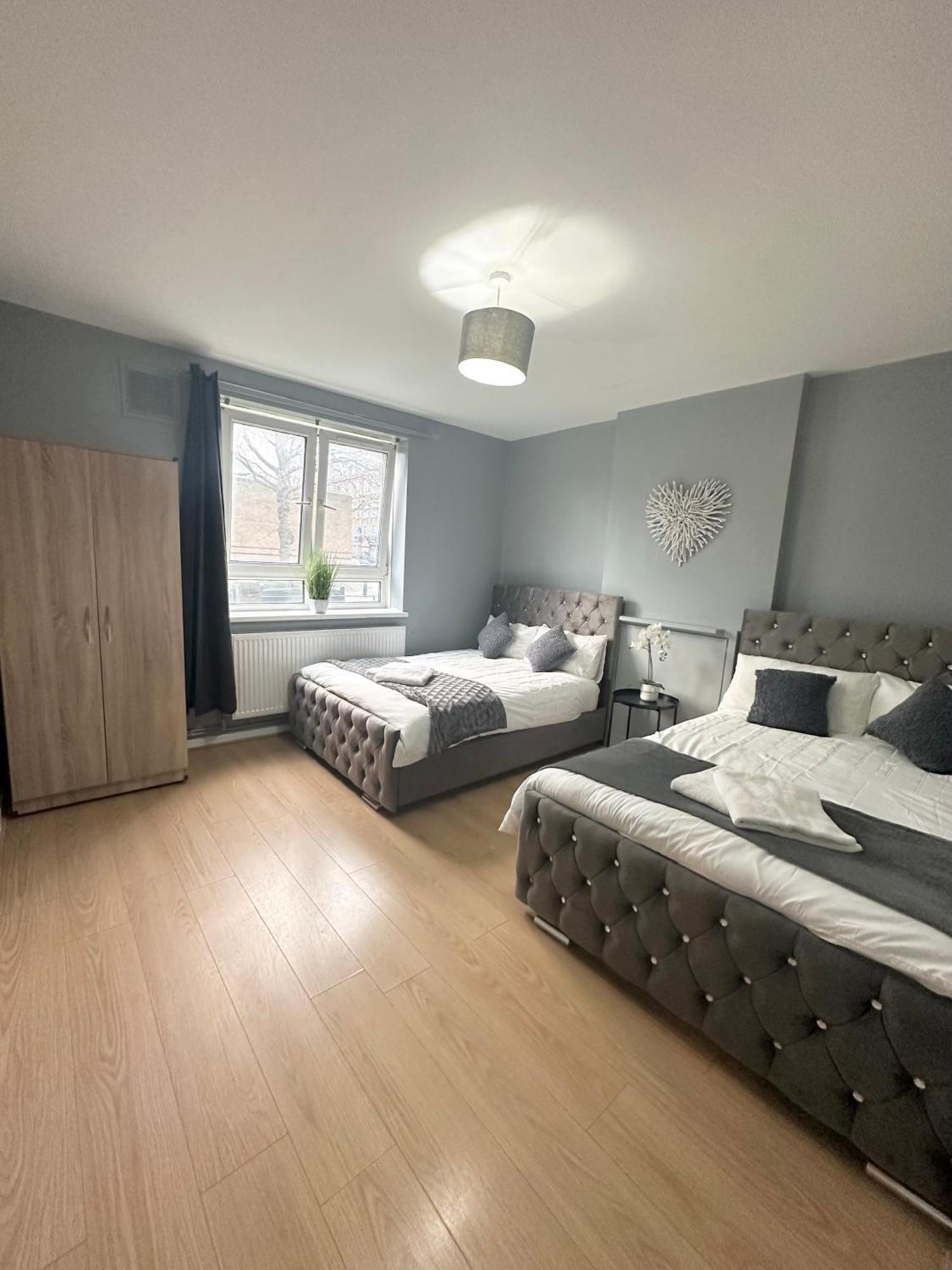 1 Bedroom Flat In Whitechapel, Лондон Экстерьер фото